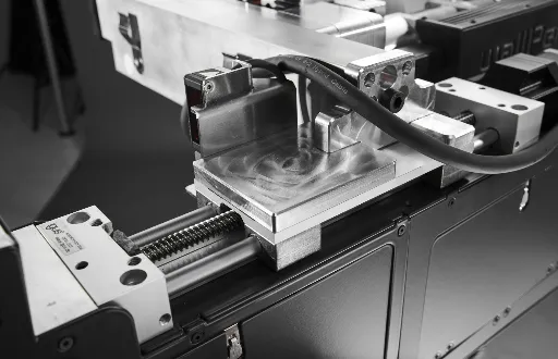 Slide unit with linear guide