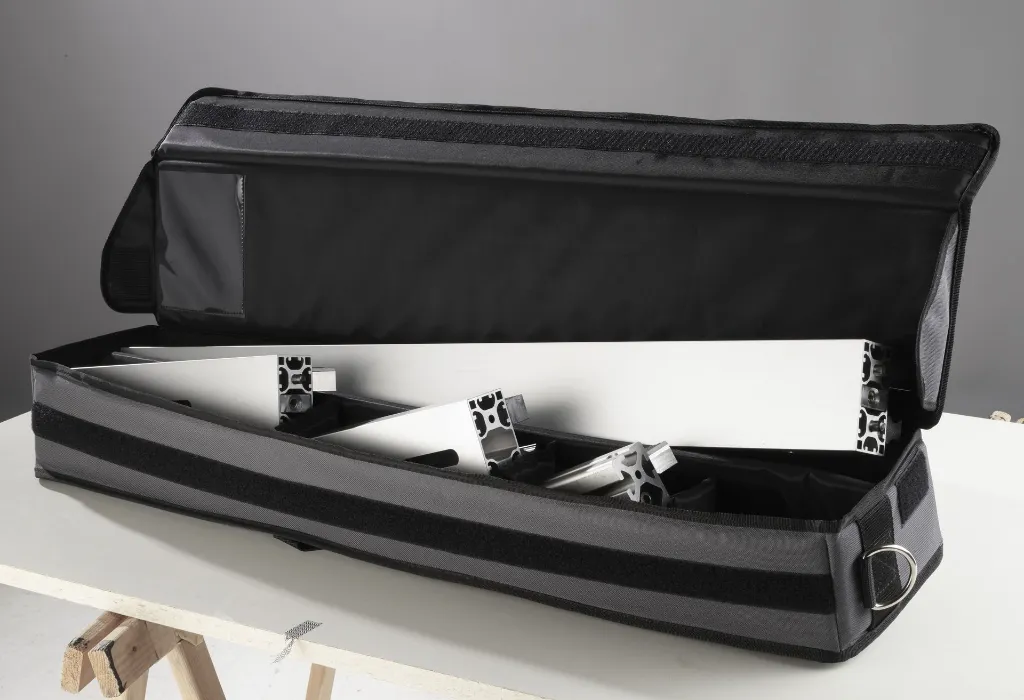 Transport bag with axis profiles
