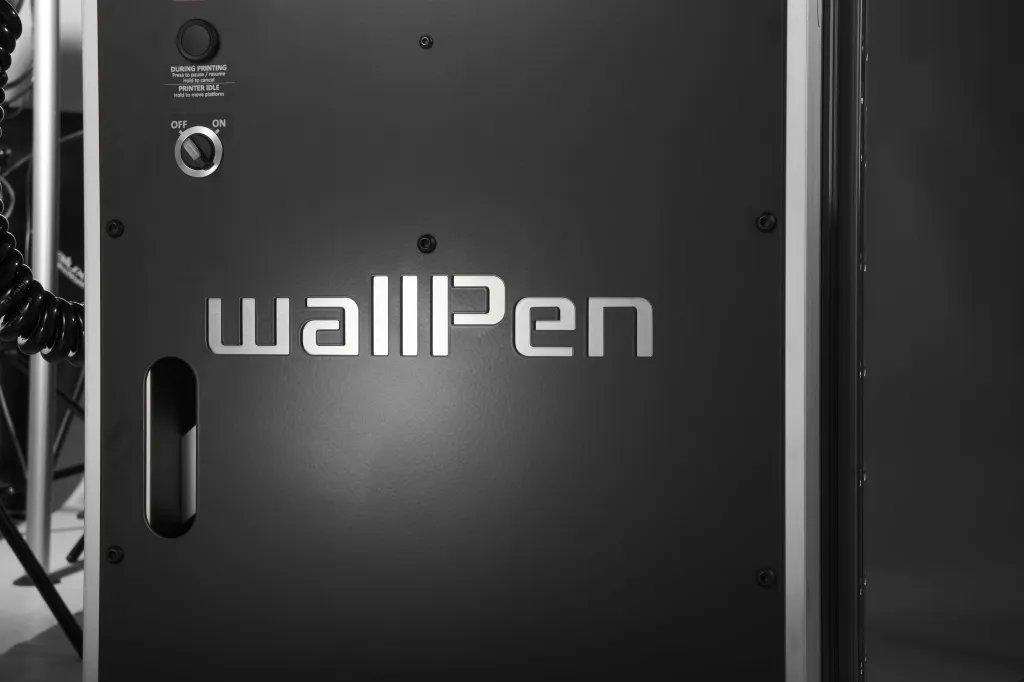 Kabinett mit wallPen-Schriftzug
