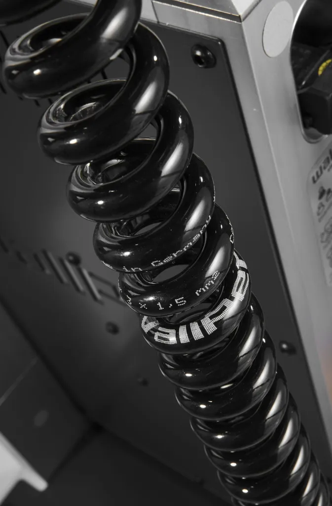 Coiled cable on the vertical axis